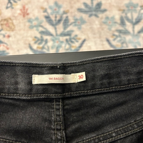 Levi's Women's Black Straight Jeans - Picture 2 of 5